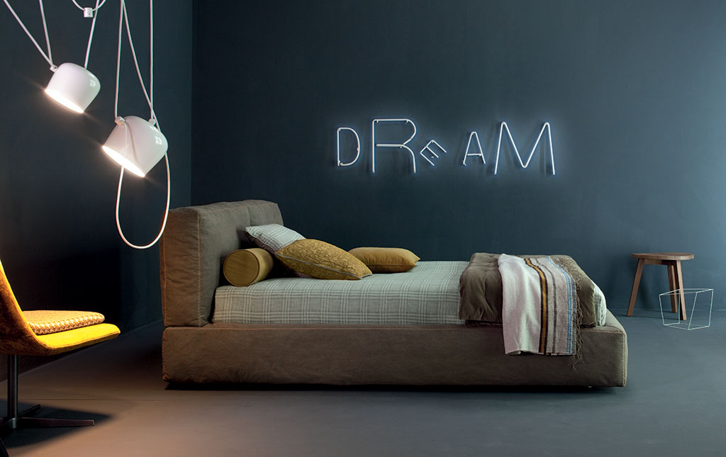 Bett 'Academy Piuma' von Twils, Stoffkategorie B